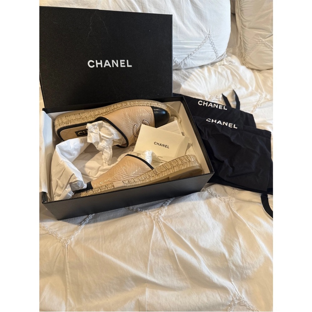 Chanel Tan and Black Mules - Picture 6 of 12